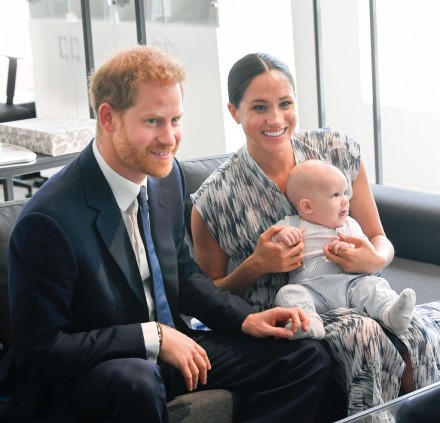  Dopo la bufera Meghan Markle debuta come scrittrice, il primo libro per bambini si intitola 'The Bench'